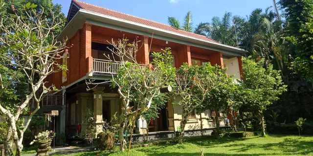 Lekok house