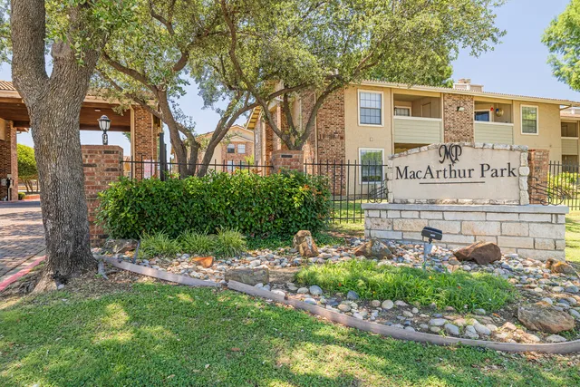 MacArthur Park Apartments