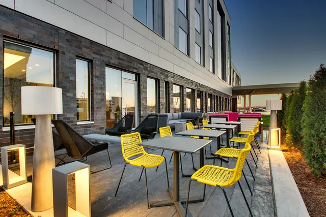 The Rose Hotel Chicago O’Hare, Tapestry Collection by Hilton