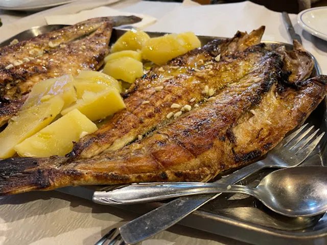 Adega Amigos da Penha (A Gruta)