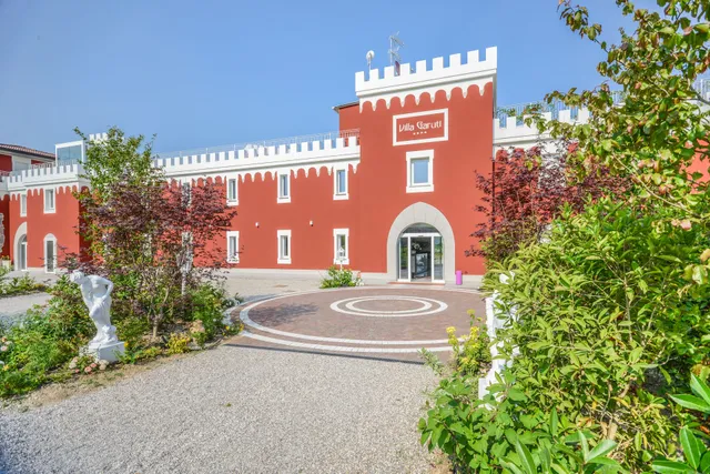 Villa Garuti Hotel & Apartment