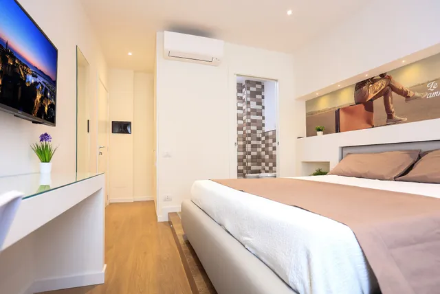 F53 Kevin's charming houses