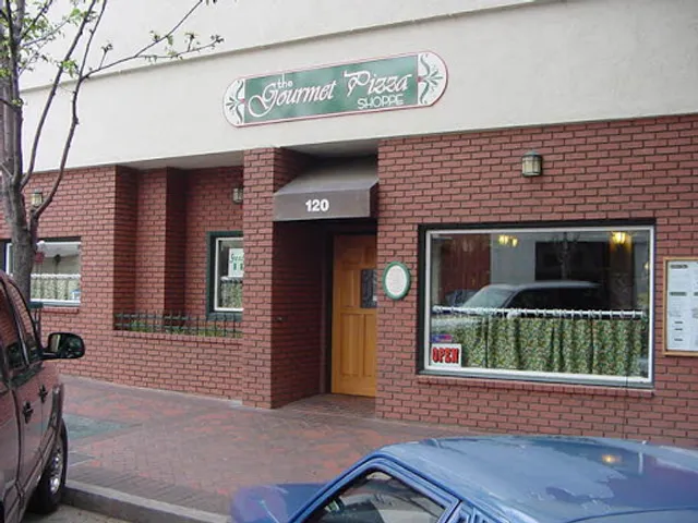 The Gourmet Pizza Shoppe