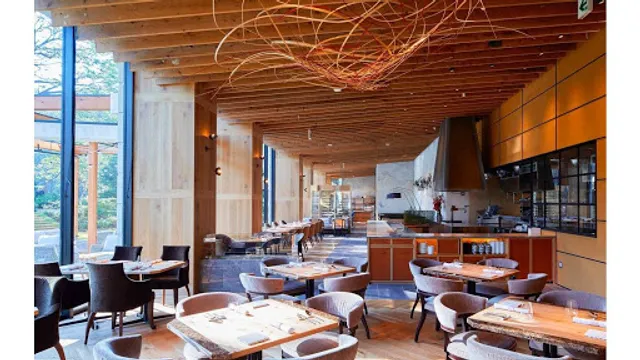 RISTORANTE & BAR E'VOLTA 神宮外苑の杜プレミア店