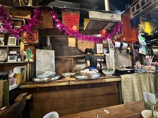 Pu Tie Shrimp Wonton Noodles