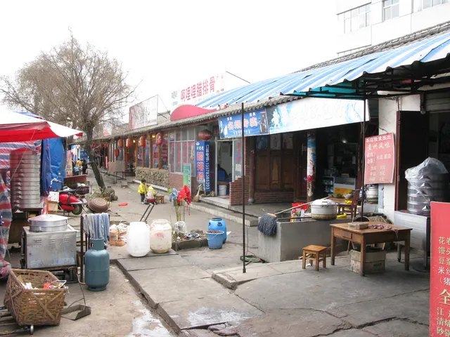 Lijiang Xiangshan Comprehensive Market