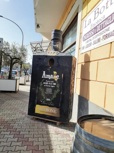 Enoteca La Botte Di Ricciardi V. Srl