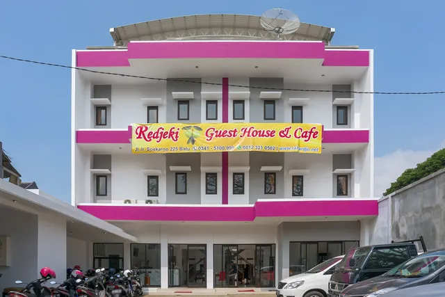 RedDoorz near Jawa Timur Park 3