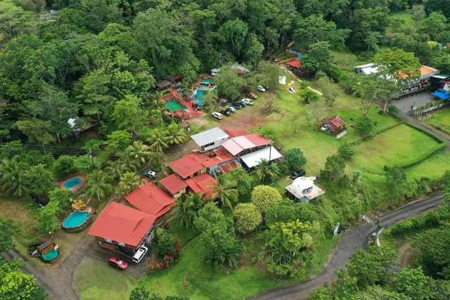 Hospedaje y Termales Agua Hermosa