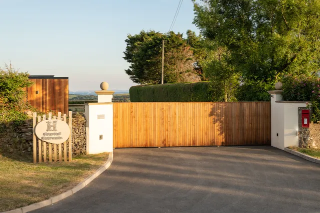 Hillsview Coastal Retreats