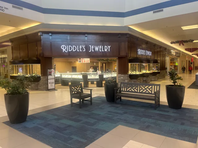 Riddle's Jewelry - Minot Dakota Square