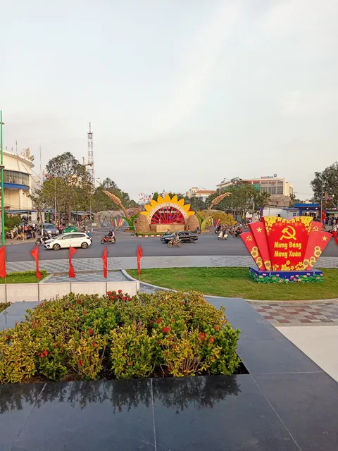 Nguyen Tat Thanh Square