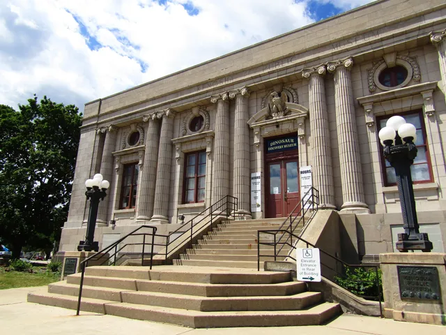 Dinosaur Discovery Museum