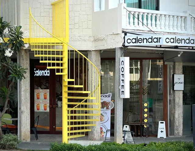 The calendar cafe