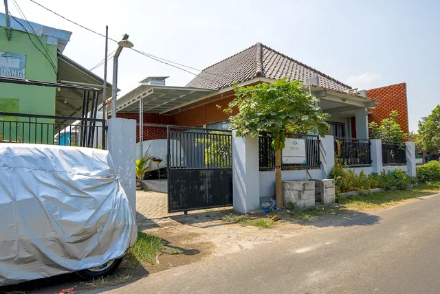 SPOT ON 93210 Griya Kos Kanjeng Mami Syariah