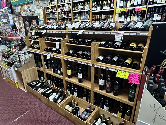 Town House Liquors & Wine