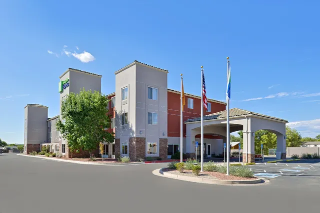 Holiday Inn Express Bernalillo