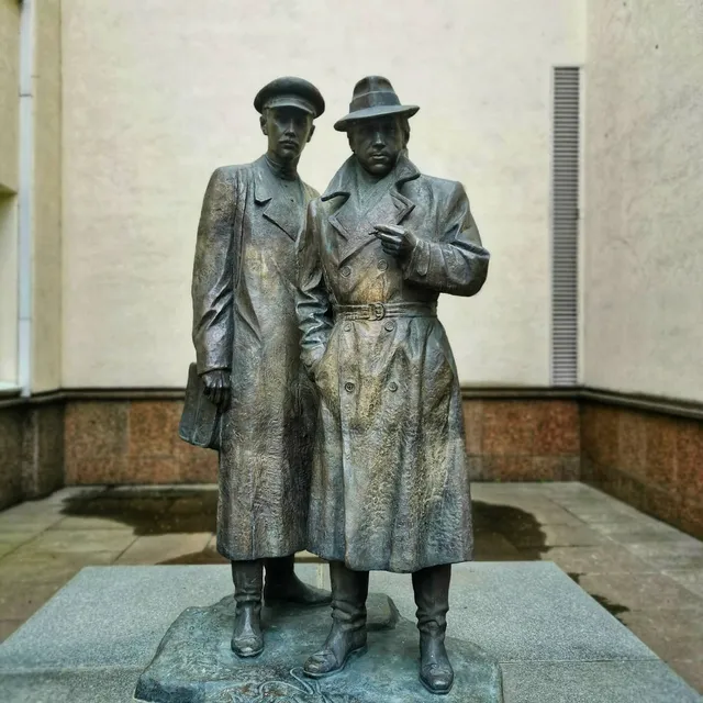 Pam'yatnyk Zhehlovu I Sharapovu