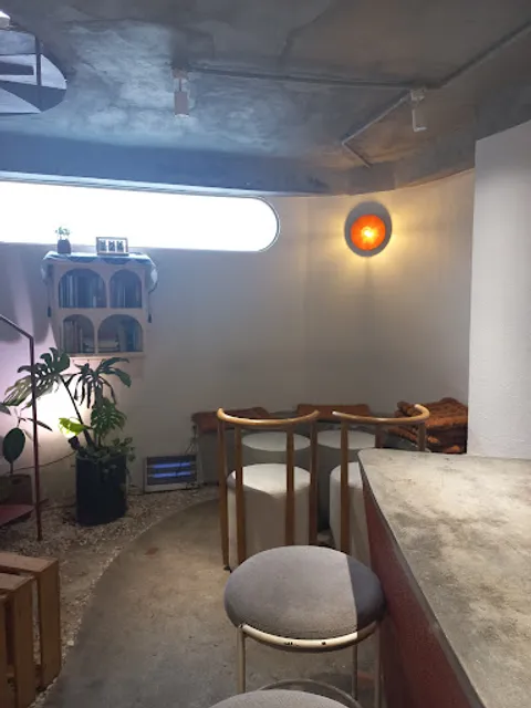 September Saigon Cafe & Cake