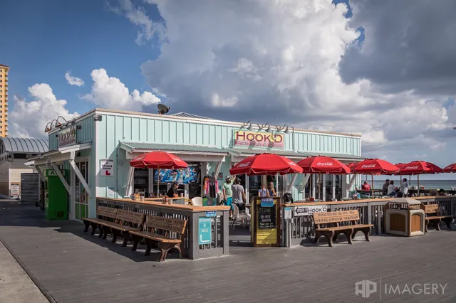 Hook'd Pier Bar & Grill