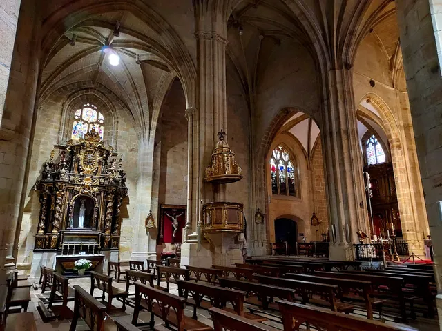 Church of Santa María de la Asunción y del Manzano