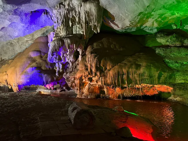 Tham Pha Nang Khoi, Phrae: Cave of Colored Lights