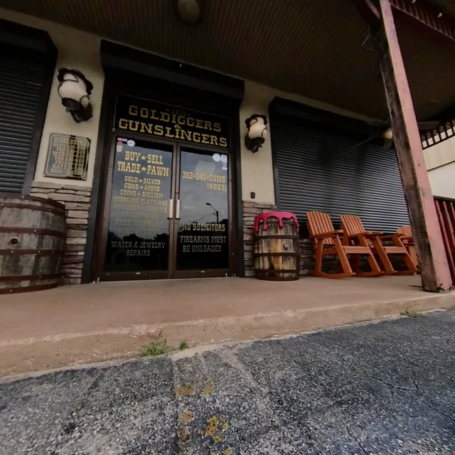 Goldiggers & Gunslingers