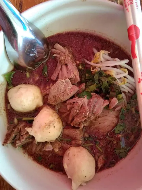 ก๋วยเตี๋ยวเนื้อตุ๋นหมูตุ๋น