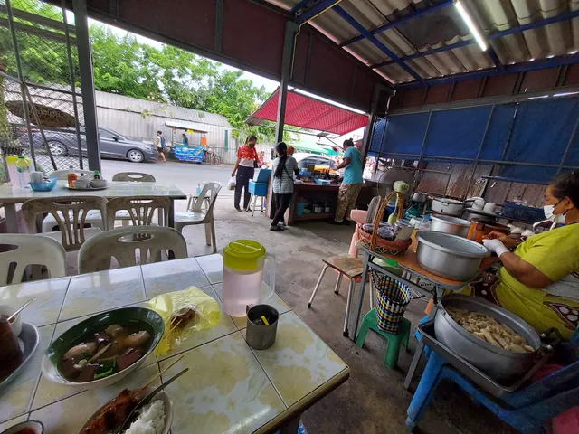 ต้มเลือดหมูพี่โจ