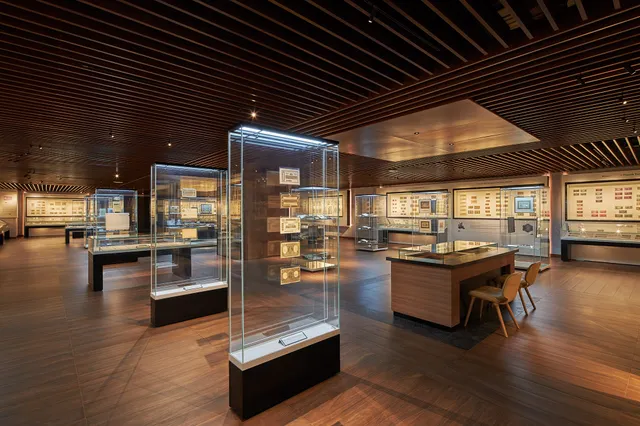 Rezwan Razack’s Museum of Indian Paper Money