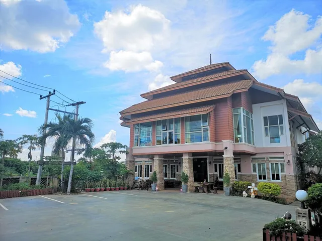 Phusuay Park View Hotel, Chaiyaphum Town