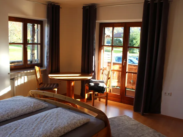 Ferienwohnungen Ebensperger