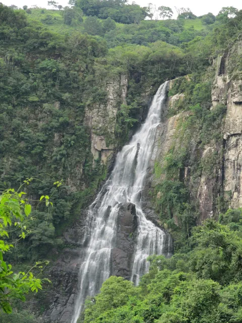 Cascata dos Três Monges