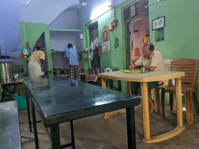 Gopal Iyengar Family Mess