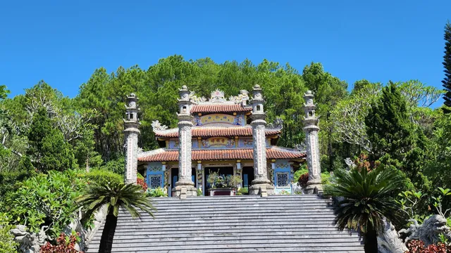 Huyen Tran Cultural Center