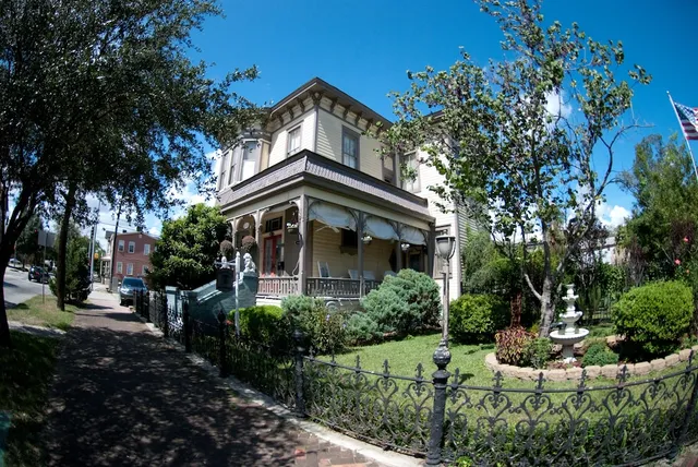 Roussell's Garden Bed & Breakfast