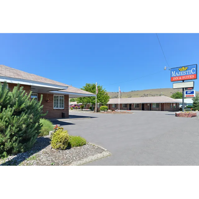 Majestic Inn & Suites