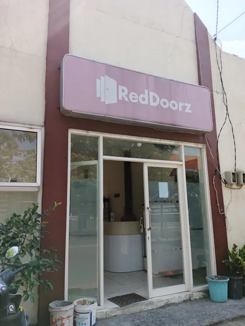 RedDoorz near Alun Alun Sidoarjo