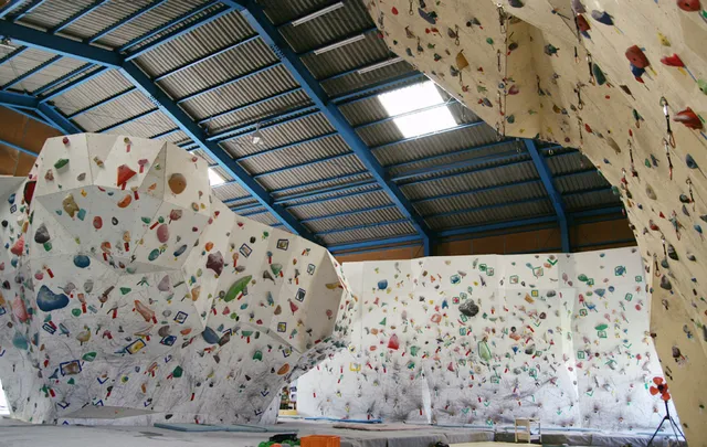 Nakagai Climbing Gym Settsu