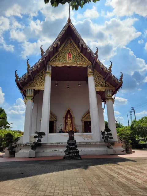 Wat Khang Khao