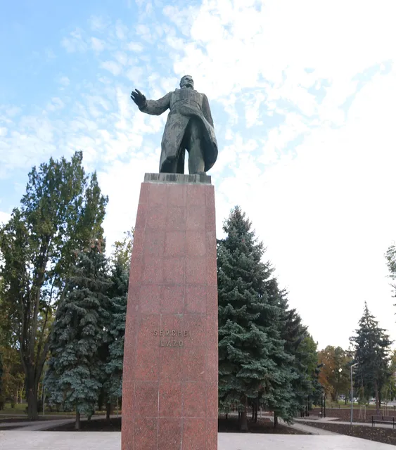 Serghei Lazo Monument