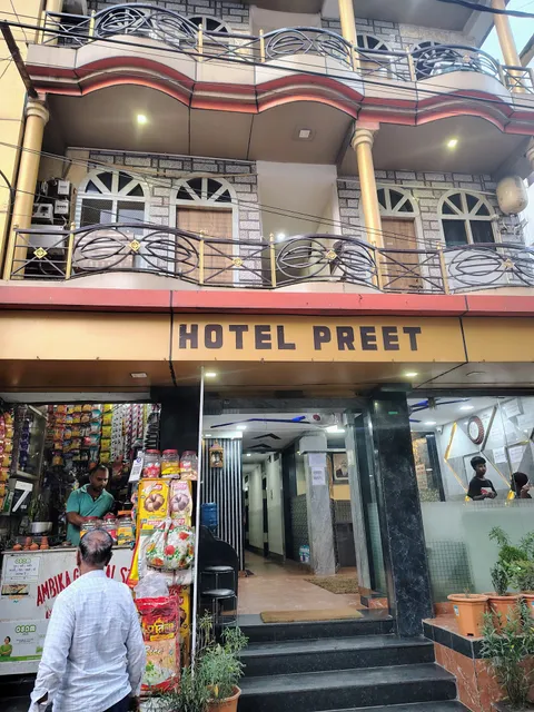 SPOT ON 61846 Preet Palace