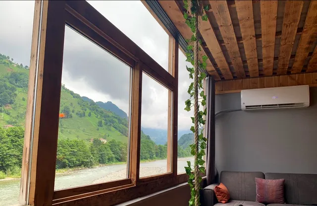 WOODEN PALACE V.I.P SUIT