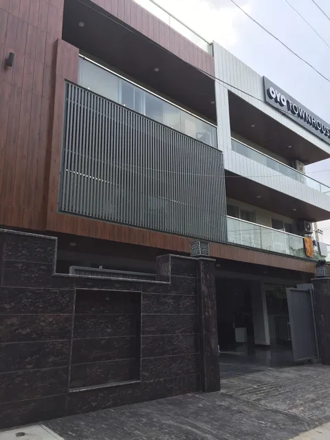 OYO 81209 OYO Townhouse 422 Hotel Blossom