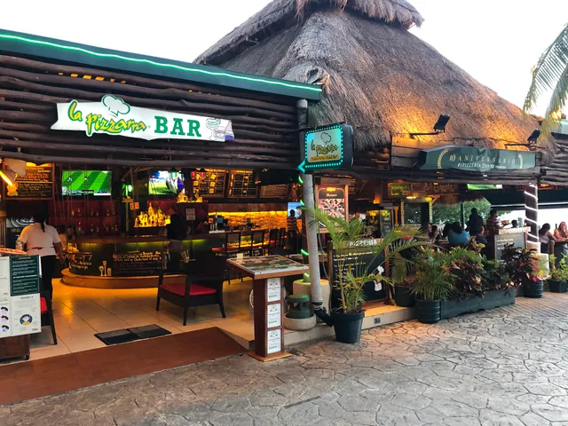 La Pizzarra Plaza La Isla