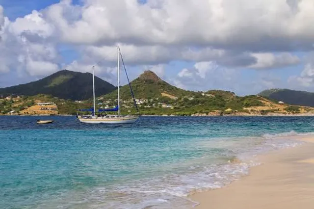 Spiaggia di Porto Corallino