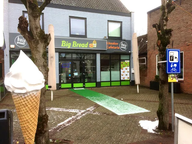 Big Bread Cafe 't Trefpunt