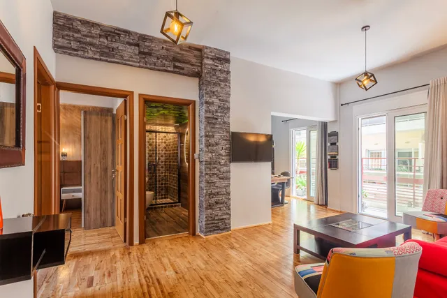 Cuckoo's Nest - Kalamata City Centre Luxury Holiday Apartment