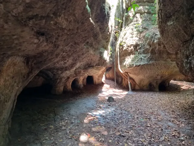 Bioparque Tuneles Naturales La Lindosa