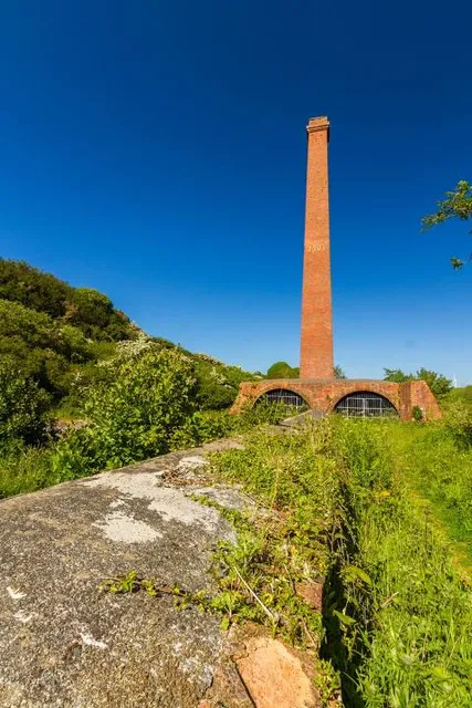 Duursche Waarden met restanten voormalige steenfabriek
